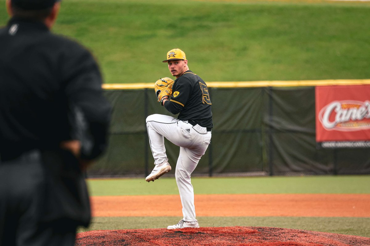 Mind over mound. 🧠⚾️

Kaden Echeman is majoring in psychology to change how athletes approach the mental side of sports. For him, success in baseball starts from within.

youtu.be/l5GV2DspO80

#NorseUp