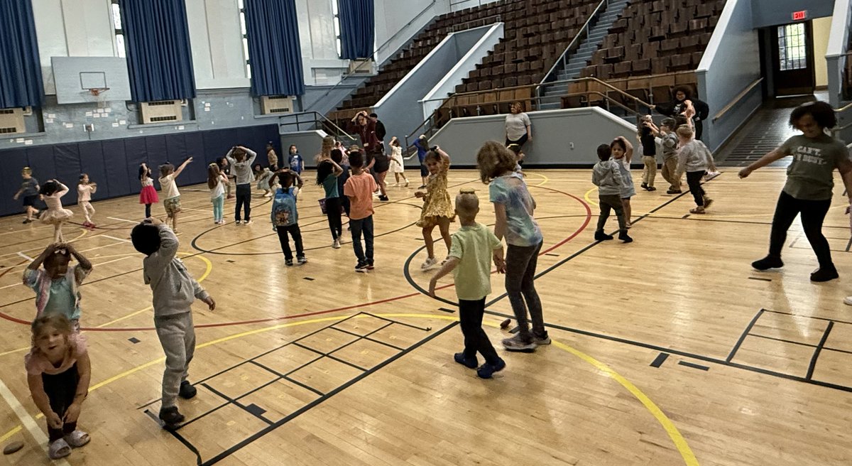 We welcomed our newest <a href="/BayShoreSchools/">Bay Shore Schools</a> Mini-Marauders and their families to <a href="/BrookAveSchool/">Brook Avenue School</a> at last night's Kindergarten Orientation. They are the proud <a href="/BayShoreHS/">Bay Shore HS</a> Class of 2038.