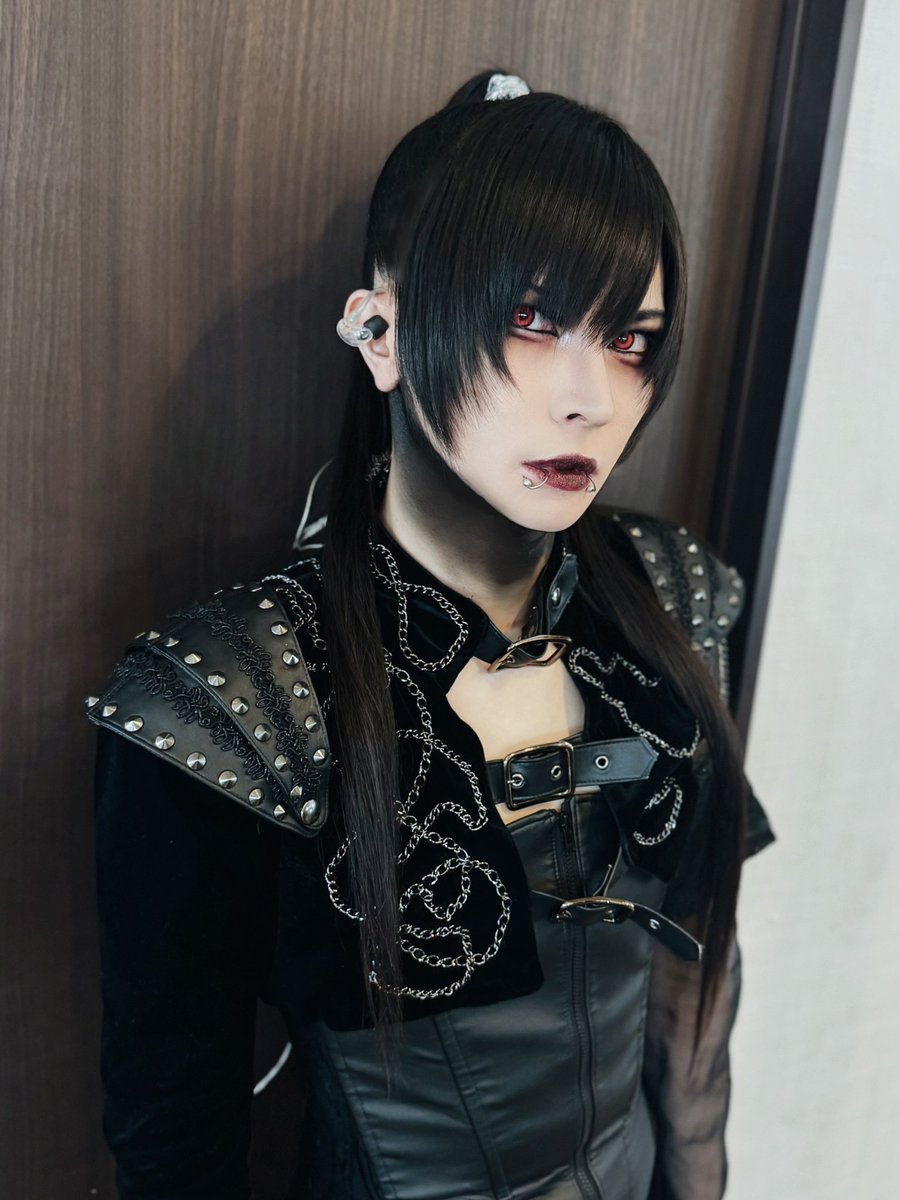 大阪1日目楽しかった！！
明日はデビフェスでデスコア対決します。