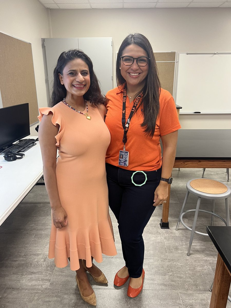 RIZZUTOELEM's tweet image. It’s Career Day at school! #CareerDay #RizzuttoOnTheRise @lpisd @MGuzmanGuerra1
