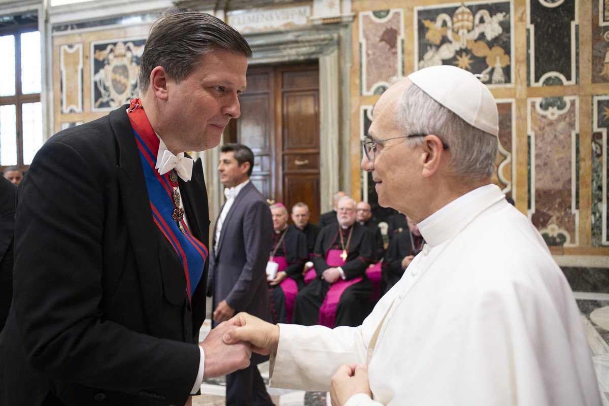 Eduard Habsburg (@eduardhabsburg) on Twitter photo I told the Holy Father that the ππΊ Hungarians are praying for him, and have promised to do so on X π.
Now pray for him!!
(Pic by <a href="/VaticanNews/">Vatican News</a> ) I told the Holy Father that the ππΊ Hungarians are praying for him, and have promised to do so on X π.
Now pray for him!!
(Pic by <a href="/VaticanNews/">Vatican News</a> )