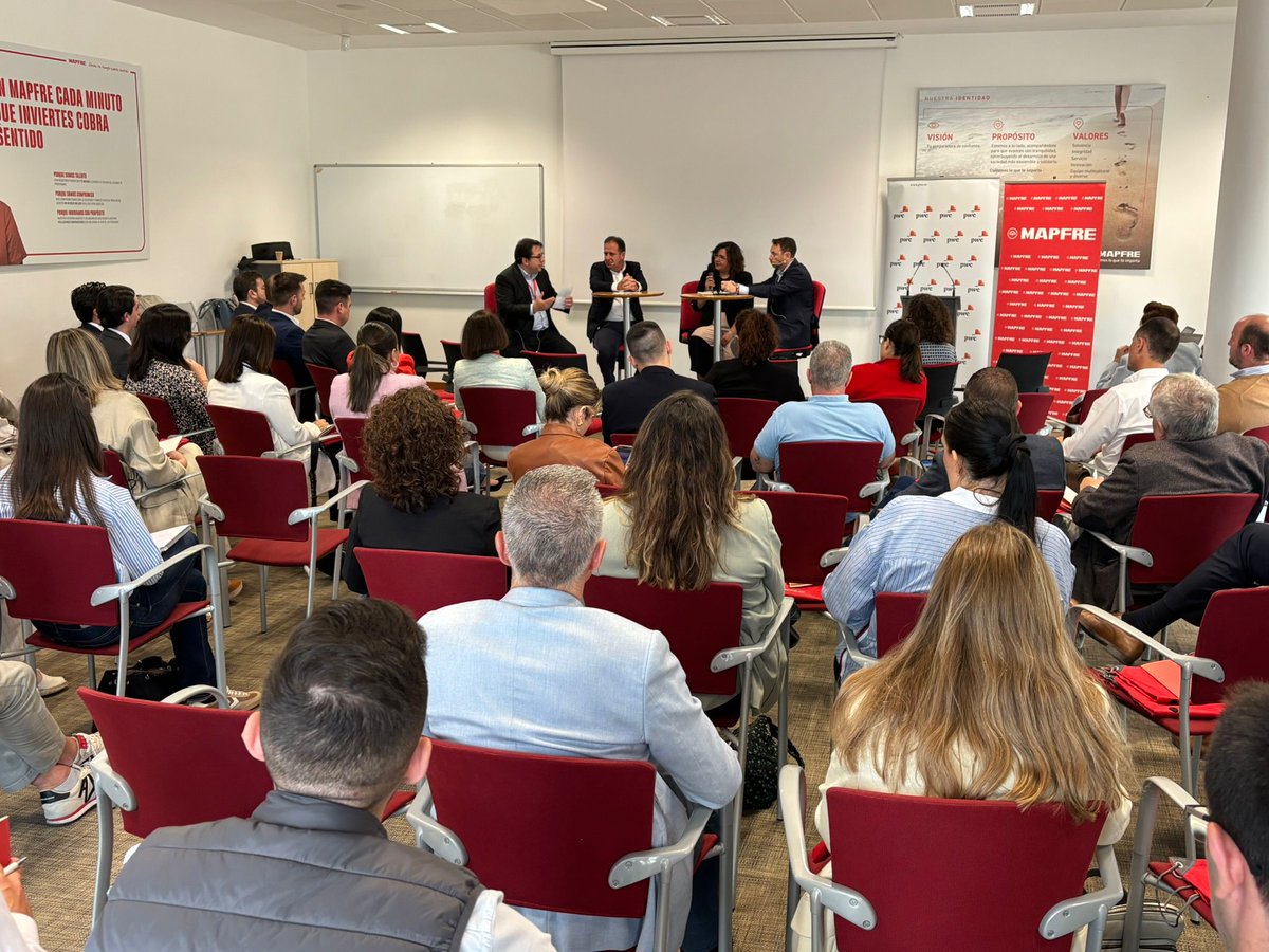 Un centenar de directivos descubren cómo frenar el absentismo en una jornada de PwC y Mapfre murciadiario.com/articulo/empre… a través de <a href="/Murdiario/">MurciaDiario</a> 

<a href="/PwC_Spain/">PwC España</a> <a href="/jacello/">Javier Celdrán Lorente</a> <a href="/MAPFRE_ES/">MAPFRE España</a> <a href="/DireccionH/">Dirección Humana</a> 

📰Suscríbete a nuestro Boletín gratuito diario de Noticias: murciadiario.com/seccion/newsle…