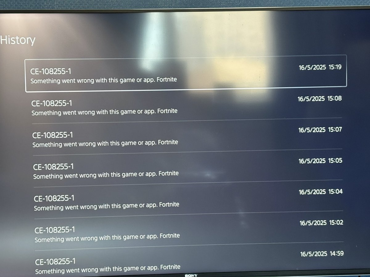 Anyone else game crashing on Fortnite still? #fortnite #fortnitecrashing 
<a href="/Fortnite/">Fortnite</a> <a href="/FortniteStatus/">Fortnite Status</a>