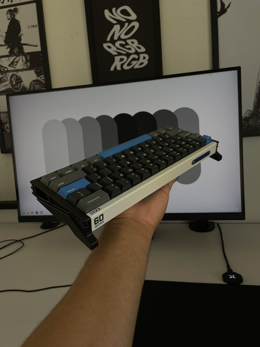 faustudios's tweet photo. This keyboard >>
iQunix ez60. https://t.co/1NyWslBuaq