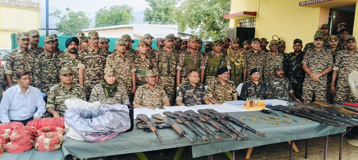 154bncrpf's tweet photo. 154 BN, CRPF recovered huge quantity of Arms and Amns from Jokhai nala and Gardi jungle area near Madhukatta hill, U/PS Khukhra/Madhuban, Distt Giridih on 16/05/2025. https://t.co/n77p6jBT83