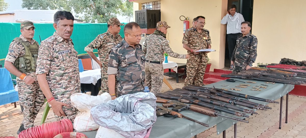 154bncrpf's tweet photo. 154 BN, CRPF recovered huge quantity of Arms and Amns from Jokhai nala and Gardi jungle area near Madhukatta hill, U/PS Khukhra/Madhuban, Distt Giridih on 16/05/2025. https://t.co/n77p6jBT83