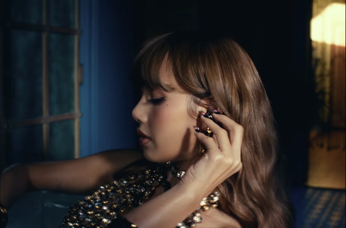KGAJA2025's tweet photo. 🚨 It’s here! Lisa & Tyla just dropped the “When I’m With You” MV, and we’re OBSESSED!
The vibes are immaculate — can we get a live performance soon?
Watch it now:
https://t.co/IaSxhxGsIx
#Lisa #Tyla #WhenImWithYou #NewMusic #MVRelease https://t.co/y5xW0ype4i