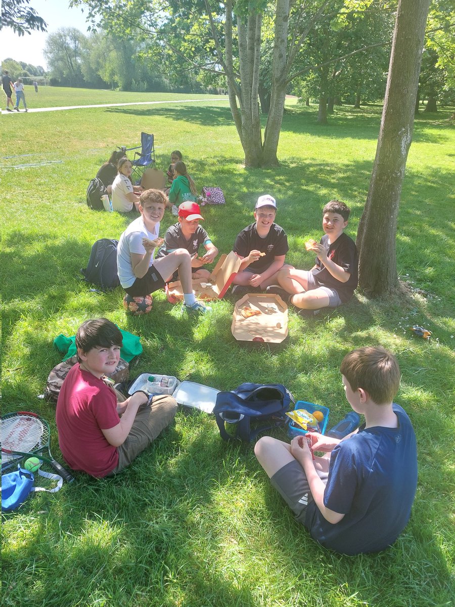 Seahorses_Class's tweet image. Thank you Willows Friends for post SATs pizza treat at The Rec! @cormorantsclass @WillowsCE