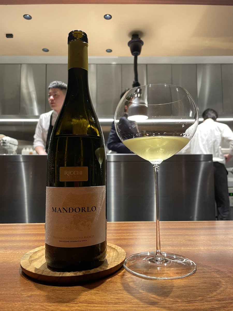 into_wines0531's tweet photo. ワインだけでなく、日本酒や梅酒。えっ、これ?と一瞬思うが、見事にペアリングがハマる
ちなみにサービスの方がピエモンテがお好きなようで、少し話が盛り上がる
#PRIMOPASSO #新富町 https://t.co/XbfIDTKJoY