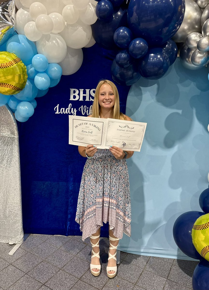 Brenna Scott tweet media
