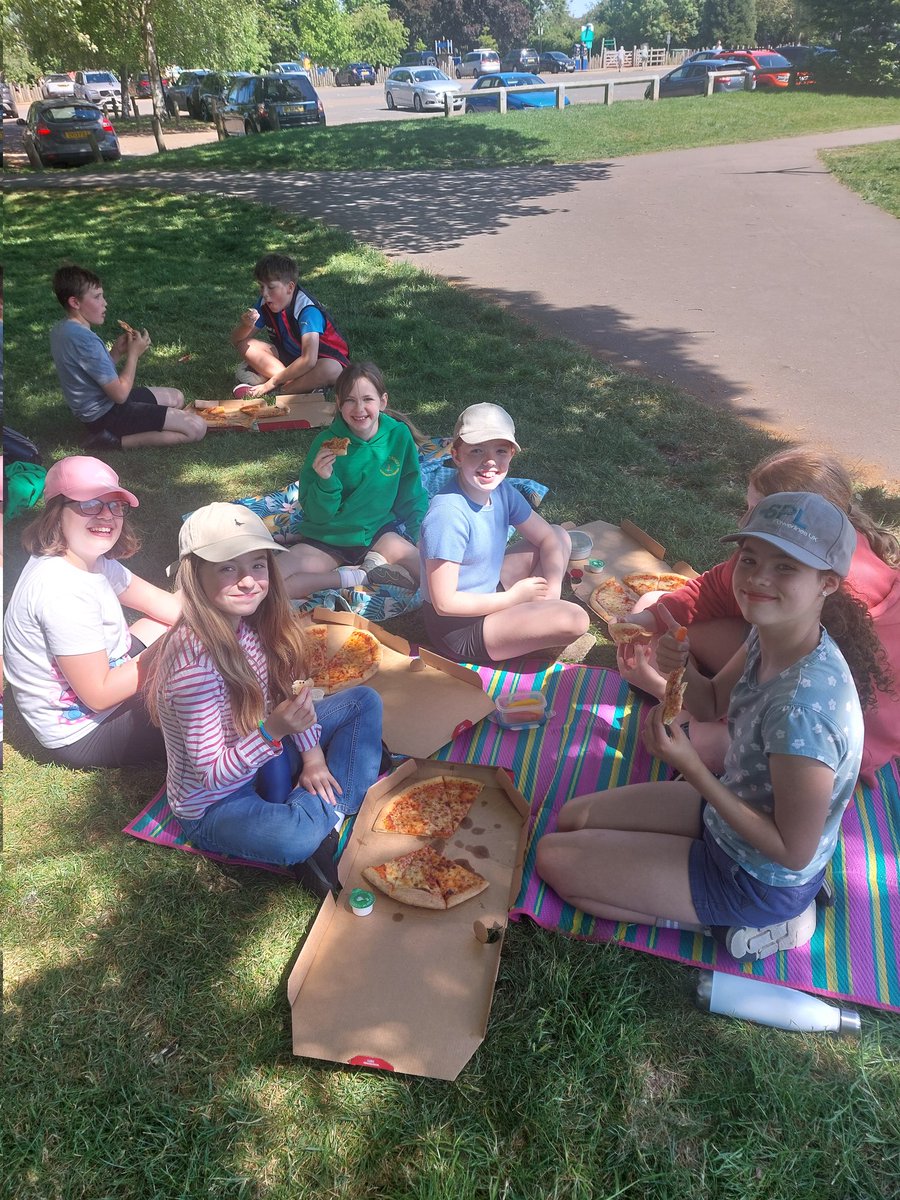 Seahorses_Class's tweet image. Thank you Willows Friends for post SATs pizza treat at The Rec! @cormorantsclass @WillowsCE