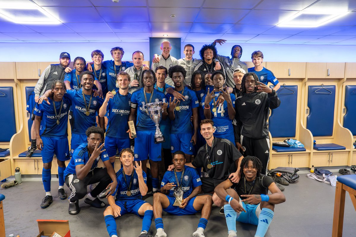 This team 🔥🔥🔥

The double champions!! 🏆🏆