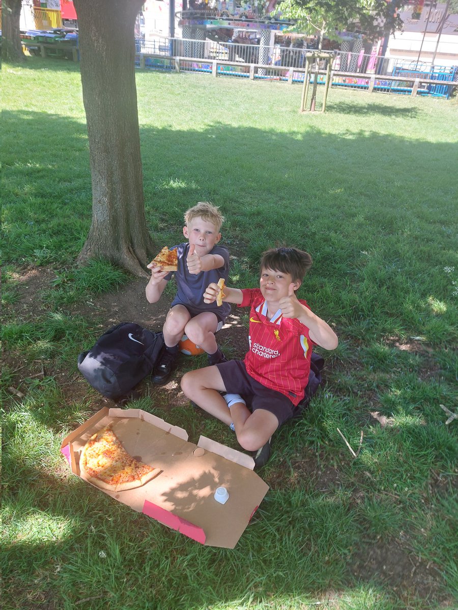 Seahorses_Class's tweet image. Thank you Willows Friends for post SATs pizza treat at The Rec! @cormorantsclass @WillowsCE