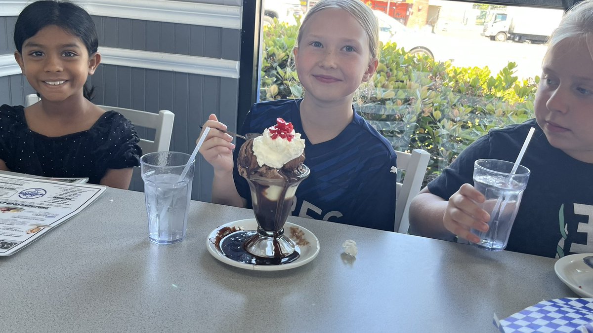 kookMSM's tweet photo. Arfc Freedom soccer and ice cream 🍨 
#Boom https://t.co/AraWjI4rSN