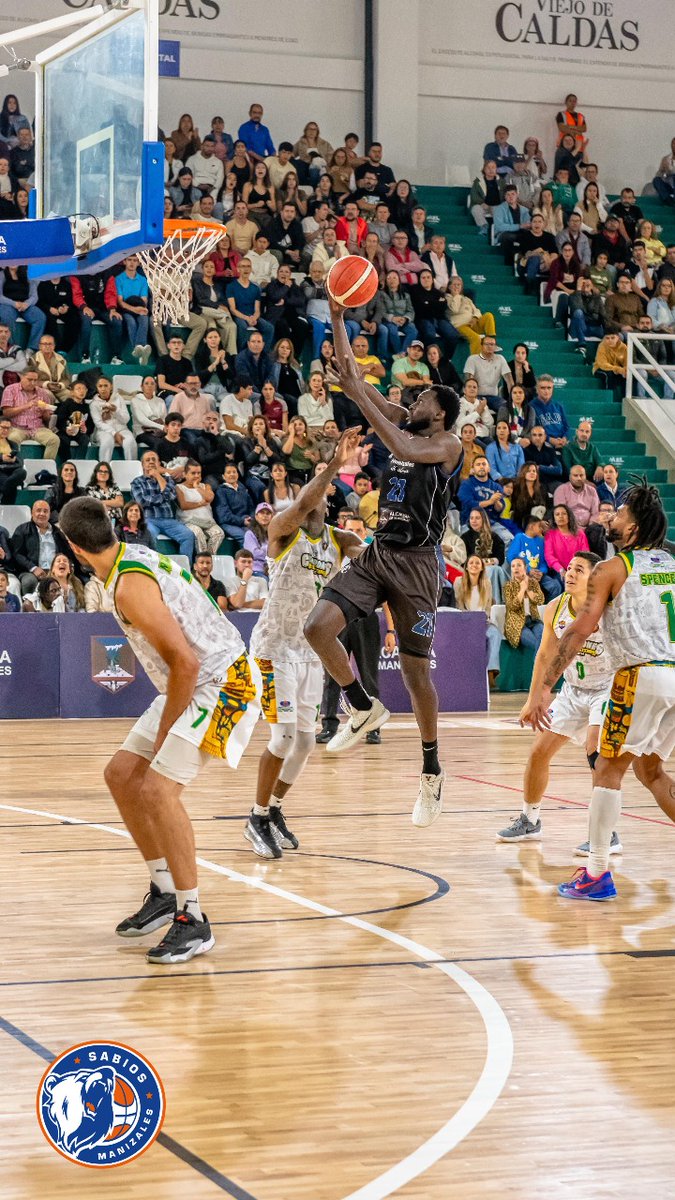 Sabiosbc's tweet image. ¡INVICTOS EN CASA!
Estas son las mejores postales de una noche llena de adrenalina, garra y corazón
Sabios Manizales venció a Cimarrones y suma su tercera victoria en línea, la segunda en casa
¡El Coliseo Mayor se respeta!

#VamosSabios #Basketball #LigaBetplay @DPB_Colombia