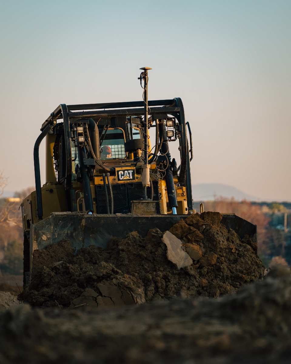 digitalsitebox's tweet photo. We’re here to support the ones getting it done—on dozers, in dirt, and on job sites all over the country.

#builtforbuilders #construction #dozer #constructionequipment https://t.co/yRFBruBTZl