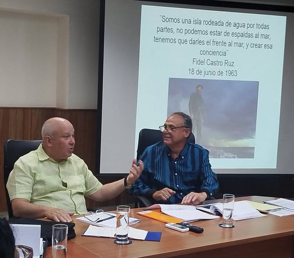 GemarOsde's tweet image. Visitó El Viceprimer Ministro Jorge Luis Tapia Fonseca nuestra OSDE. El encuentro permitió analizar líneas de trabajo concretas para potenciar el sector marítimo portuario. Fue evidente el apoyo directo del Gobierno y la prioridad que se le otorga a temas fundamentales