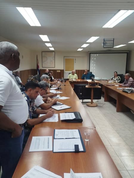 GemarOsde's tweet image. Visitó El Viceprimer Ministro Jorge Luis Tapia Fonseca nuestra OSDE. El encuentro permitió analizar líneas de trabajo concretas para potenciar el sector marítimo portuario. Fue evidente el apoyo directo del Gobierno y la prioridad que se le otorga a temas fundamentales