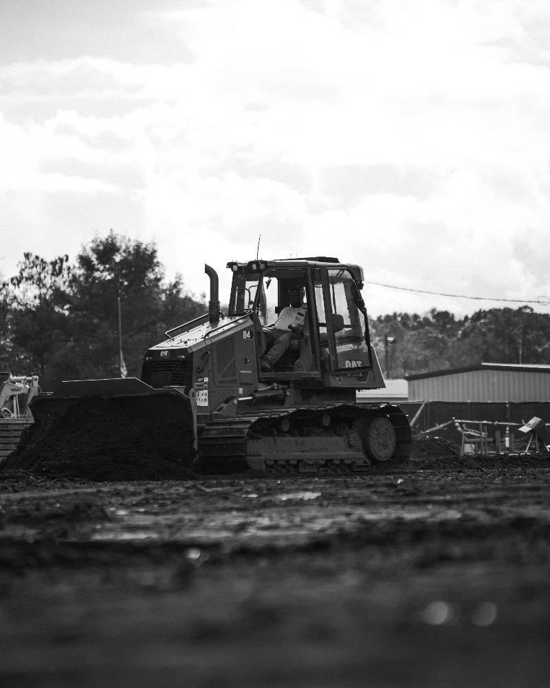 digitalsitebox's tweet photo. We’re here to support the ones getting it done—on dozers, in dirt, and on job sites all over the country.

#builtforbuilders #construction #dozer #constructionequipment https://t.co/yRFBruBTZl