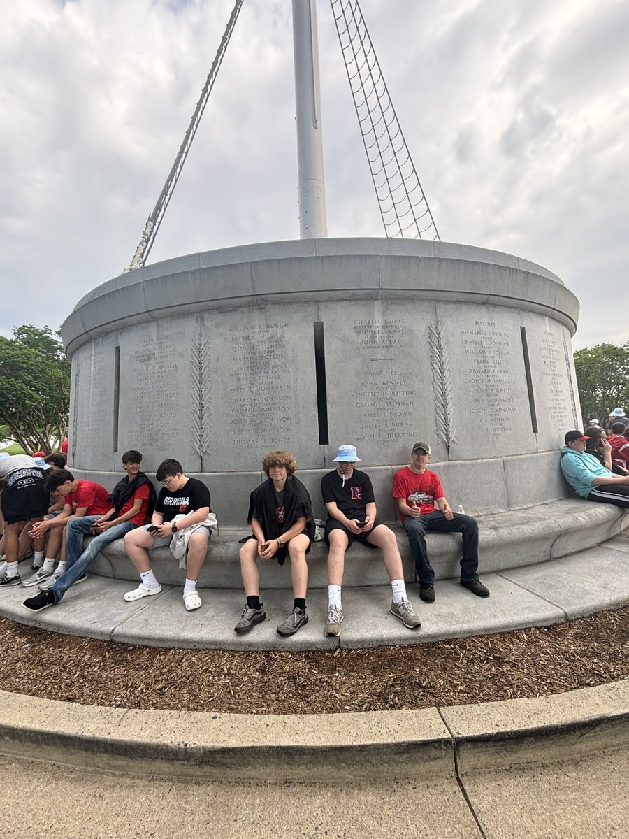 MathWithMsBretz's tweet image. Beautiful morning for a third day in DC at Arlington National Cemetery for the changing of the guard, wreath changing ceremony, and visiting of some famous gravesites.