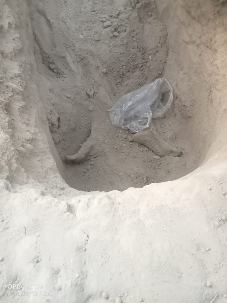 FaheemBalochBNM's tweet photo. In the darkness of night, the martyrs of Turbat were thrown into graves by Pakistqni security forces , denied dignity even in death. For days, their families have demanded justice—not in weakness, but with unshakable resolve. These martyrs are the eternal light of a free Balochistan. Your cruelty only fuels our strength.