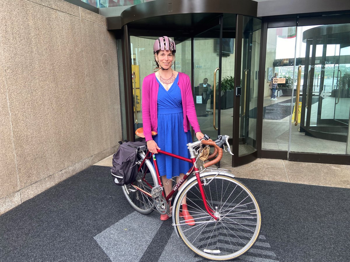 redlinemaryland's tweet image. It's Bike to Work Day! Check out our latest blog post to learn more about the proposed bike friendly benefits and amenities the Red Line will have, and why biking to work today (and many other days of the year) is so important to our team members. redlinemaryland.com/blog/2025/05/1…