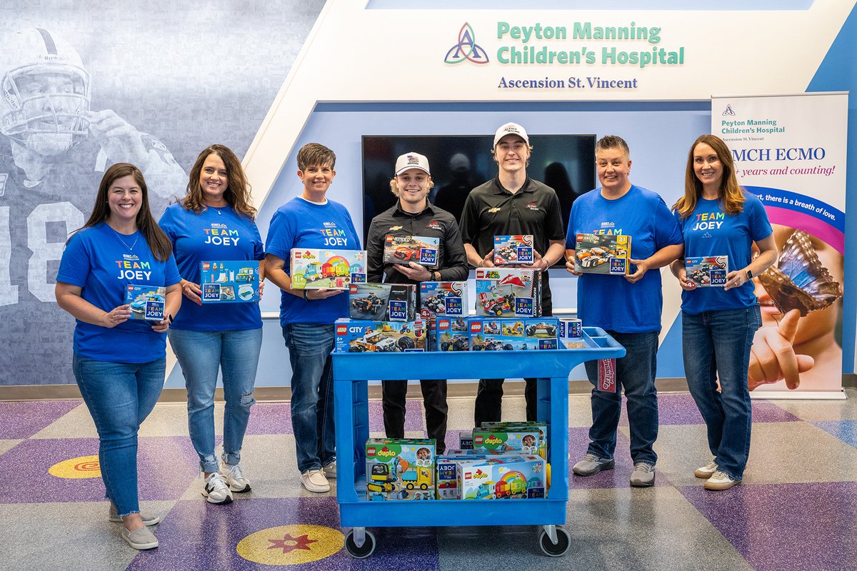 HeroesFndtn's tweet photo. Start Your Engines 🏁🥛 Thank you @SantinoFerrucci  &amp; @malukasdavid of @AJFoytRacing for joining the @HeroesFndtn #TeamJOEY Program last week at @PeytonChildrens!
#PIFF #PayItForwardFriday #beatcancer #AJFoytRacing #SantinoFerrucci #DavidMalukas #INDYCAR #Indy500 #indy #ThisIsMay https://t.co/OrsG2QC21L