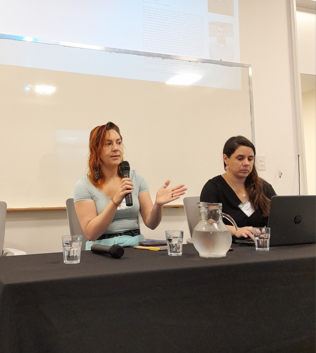 ¡Ya comenzó la Jornada de Estudios Raciolingüísticos en <a href="/eh_unsam/">EH_UNSAM</a>!

Expone ahora Laura Villa Galán (<a href="/UAM_Madrid/">UAM Autónoma Madrid</a>): "Raciolingüística y mercado laboral. Reflexiones desde España y EEUU"