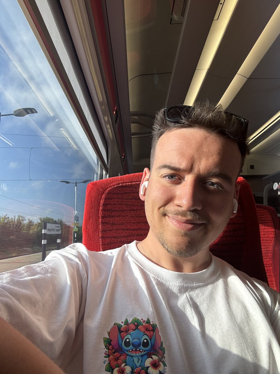 When nobody sits next to you on the train 🥹 it’s the little wins in life