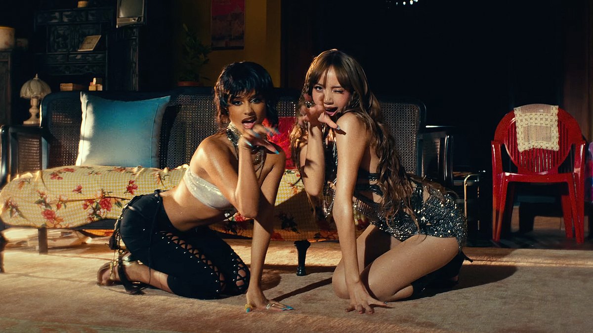 iHeartRadio's tweet photo. No one bother me, my favorite show is on 🤭❤️‍🔥 @Tyllaaaaaaa #LISAxTYLA 

Listen to #LISA: https://t.co/IhLqOJ1YLy https://t.co/8UD6kaAYNr