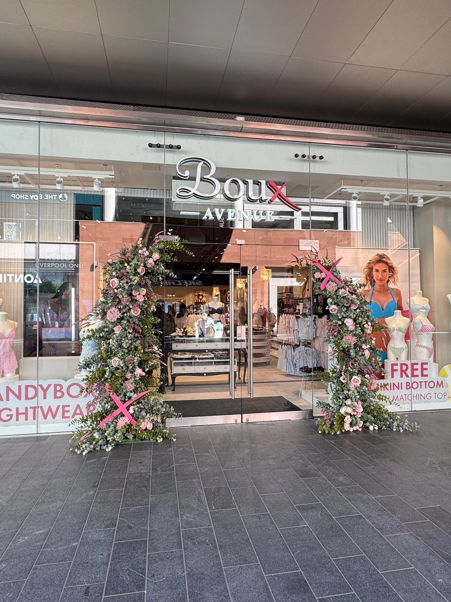 BouxAvenue's tweet image. Our new @Liverpool_ONE store is now open! 🎀

First 50 customers will receive a free gift with purchase.  

📍Lower South John Street, LIVERPOOL ONE, L1 8BU

Discover more here: bouxavenue.com/events.html