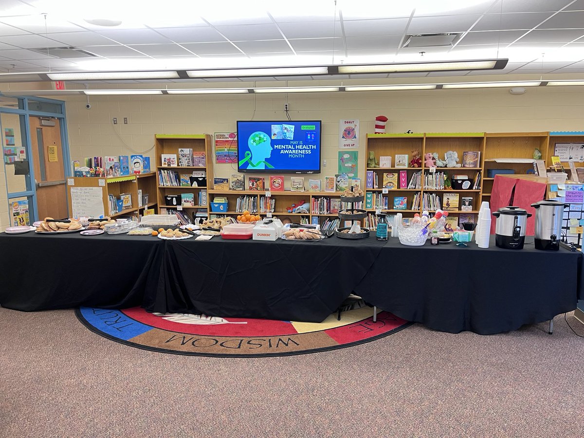 We love celebrating members of our community! Grateful for all of our volunteers that serve our school. 
#volunteercelebration