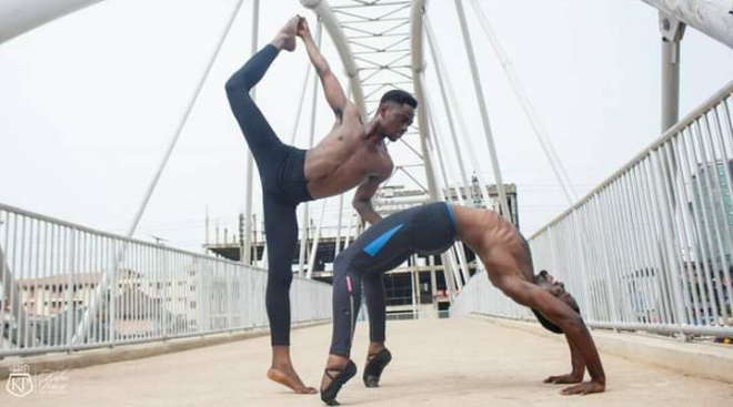 POV: You transform a city walkway into a dance stage.

NB: We do not own these images.

#StreetStage
#BalletWestAfrica