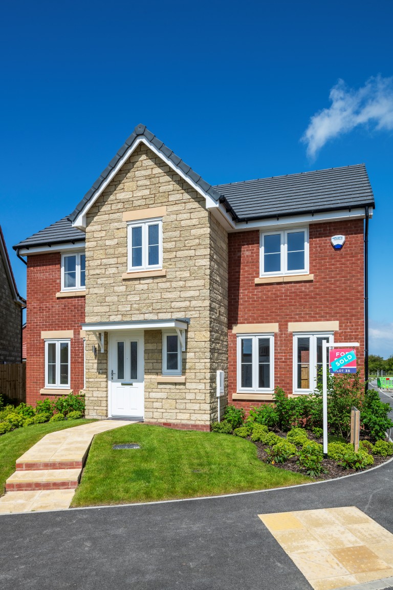 Our reconstituted walling #stone is: 

💰Cost-effective: achieve timeless beauty at a lower cost.
🌈 Versatile: choose from a range of colours.

To discuss your walling stone needs with our expert team, visit bit.ly/3QMYQqu