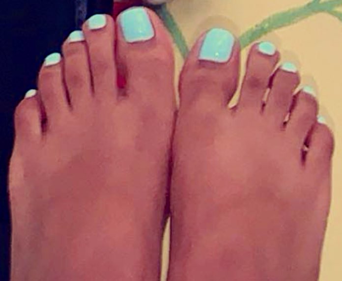 PRETTYF33T7's tweet photo. DM for prettyPRETTYf33t content .. 👀 waiting for first worshiper on virgin f33t👣

#feetworship
#feetfetish
#prettyfeet
#paypig
#feetonthestreet
#ebonytoes https://t.co/ogsCWkEAnq