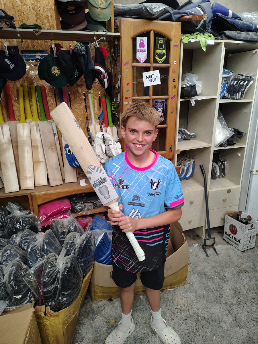 Bear Bats (@bats_bear) on Twitter photo A busy one in the workshop last night where we welcomed Dyfan of <a href="/LlandeiloCC/">Llandeilo CC</a>, Llyr of <a href="/AmmanfordCC/">Ammanford CC</a> and the lovely ladies of <a href="/GowertonCricket/">Gowerton Cricket</a> We can't wait to see the runs that come from these bats!
Diolch i chi gyd a pob lwc!
#swearbythebear #westwalescricketshop A busy one in the workshop last night where we welcomed Dyfan of <a href="/LlandeiloCC/">Llandeilo CC</a>, Llyr of <a href="/AmmanfordCC/">Ammanford CC</a> and the lovely ladies of <a href="/GowertonCricket/">Gowerton Cricket</a> We can't wait to see the runs that come from these bats!
Diolch i chi gyd a pob lwc!
#swearbythebear #westwalescricketshop