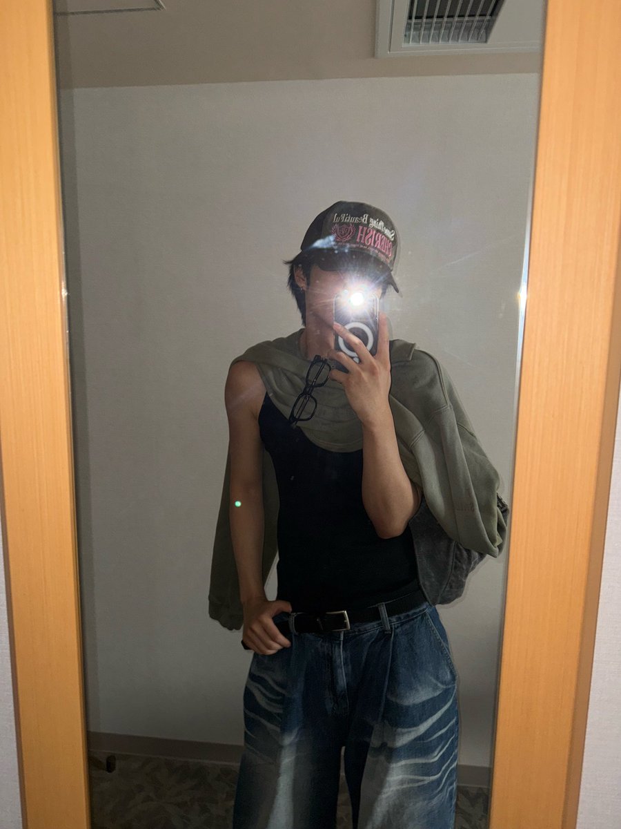 swlovezone's tweet photo. OHMYGOD SUNWOO…. https://t.co/fnhyqkA09l