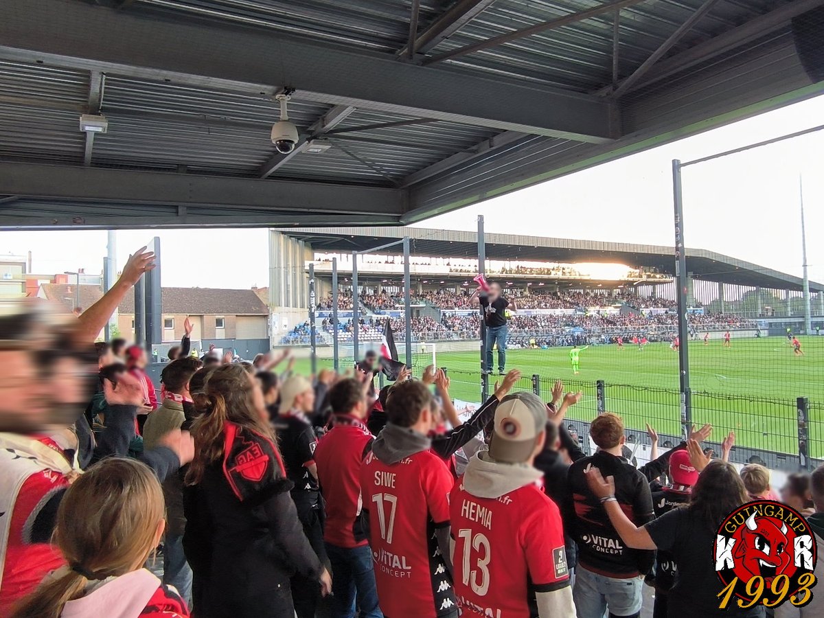 KopRouge93's tweet photo. Dunkerque - Guingamp (14/05/25). Barrages. 60aine de KR présents dans le Nord pour ce barrage L2 en semaine. Défaite 1-0, clap de fin. Bravo à toutes et tous pour ce dernier dép' de la saison 👏👏. https://t.co/biFt5WBlyo