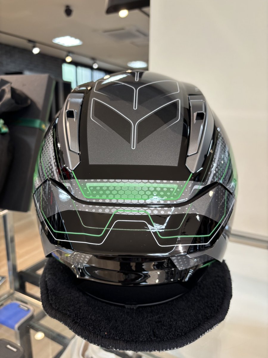 SHOEIコラボヘルメット｢カワサキ X-Fifteen エスカレート｣が発売になり