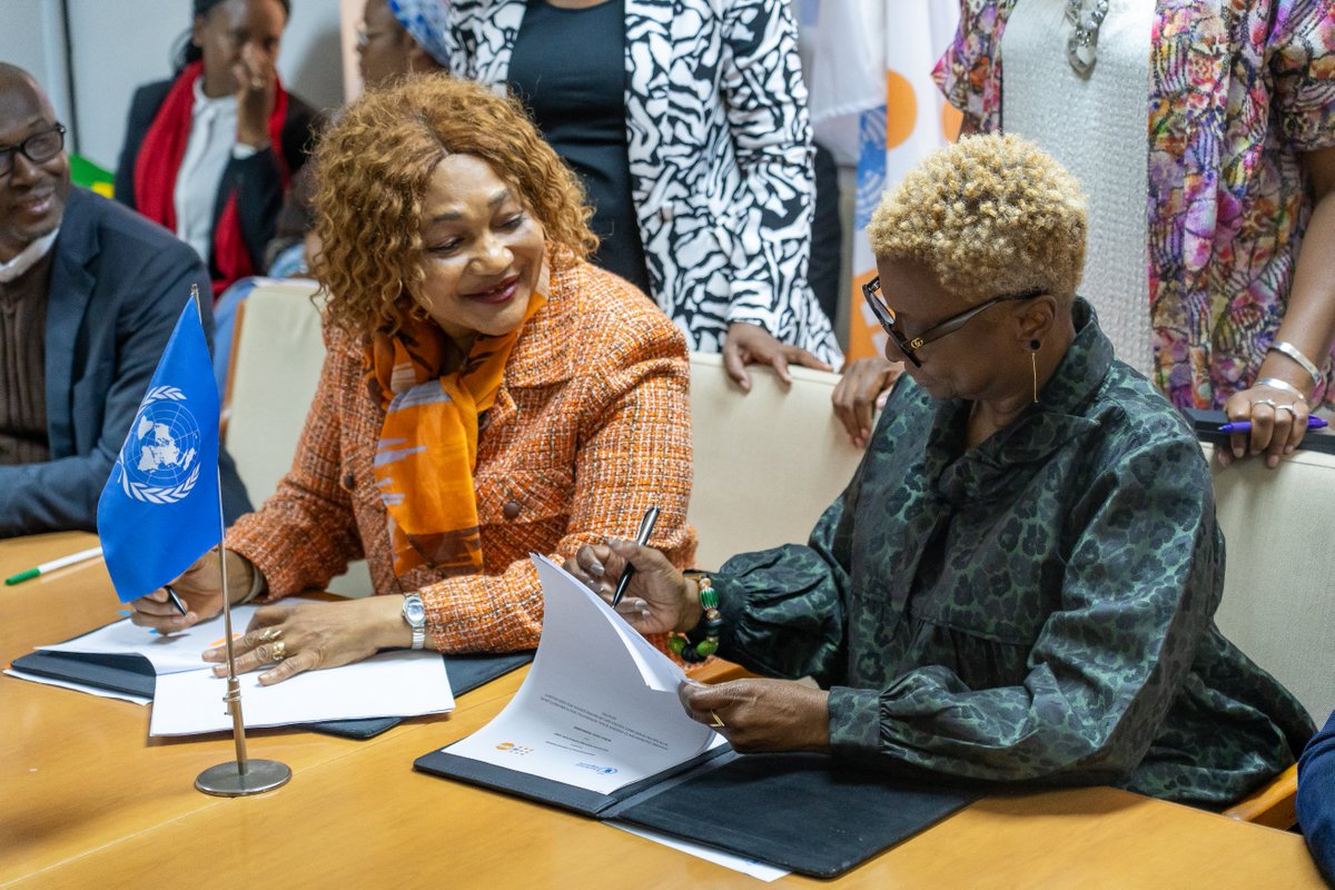 WFP_Zimbabwe's tweet image. Progress is driven by partnerships. @WFP believes that achieving #ZeroHunger means getting everyone on board. Today marked a pivotal step forward. We signed an MoU with @UNFPA_Zimbabwe to strengthen collaboration and amplify our impact on the communities we serve.