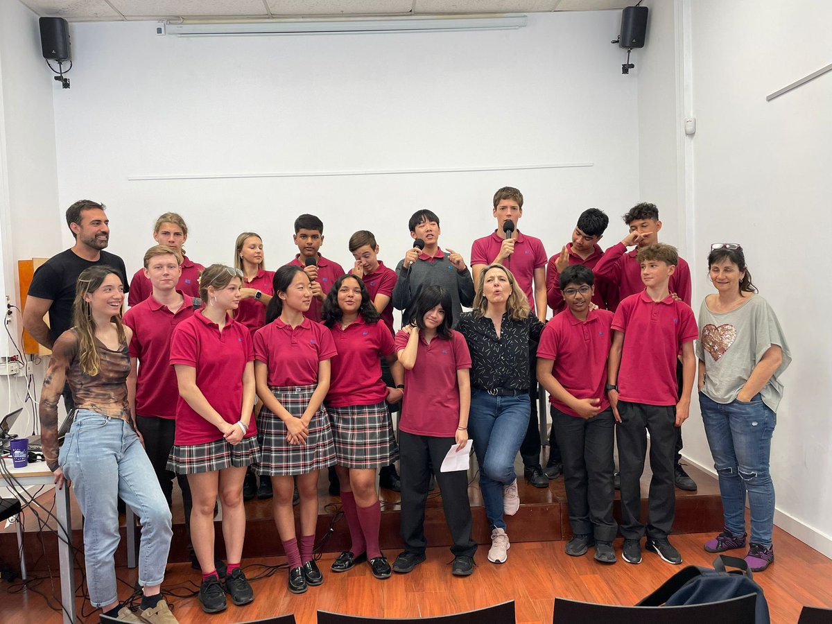 Trobada d’alumnat nouvingut
a la @JovesSagnier: Marató de ràdio de les aules d’acollida. Ha estat una jornada en què l'alumnat nouvingut de diferents centres del districte s’han pogut conèixer, compartir i enregistrar el seu guió de ràdio.
#llengua #aulesacollida