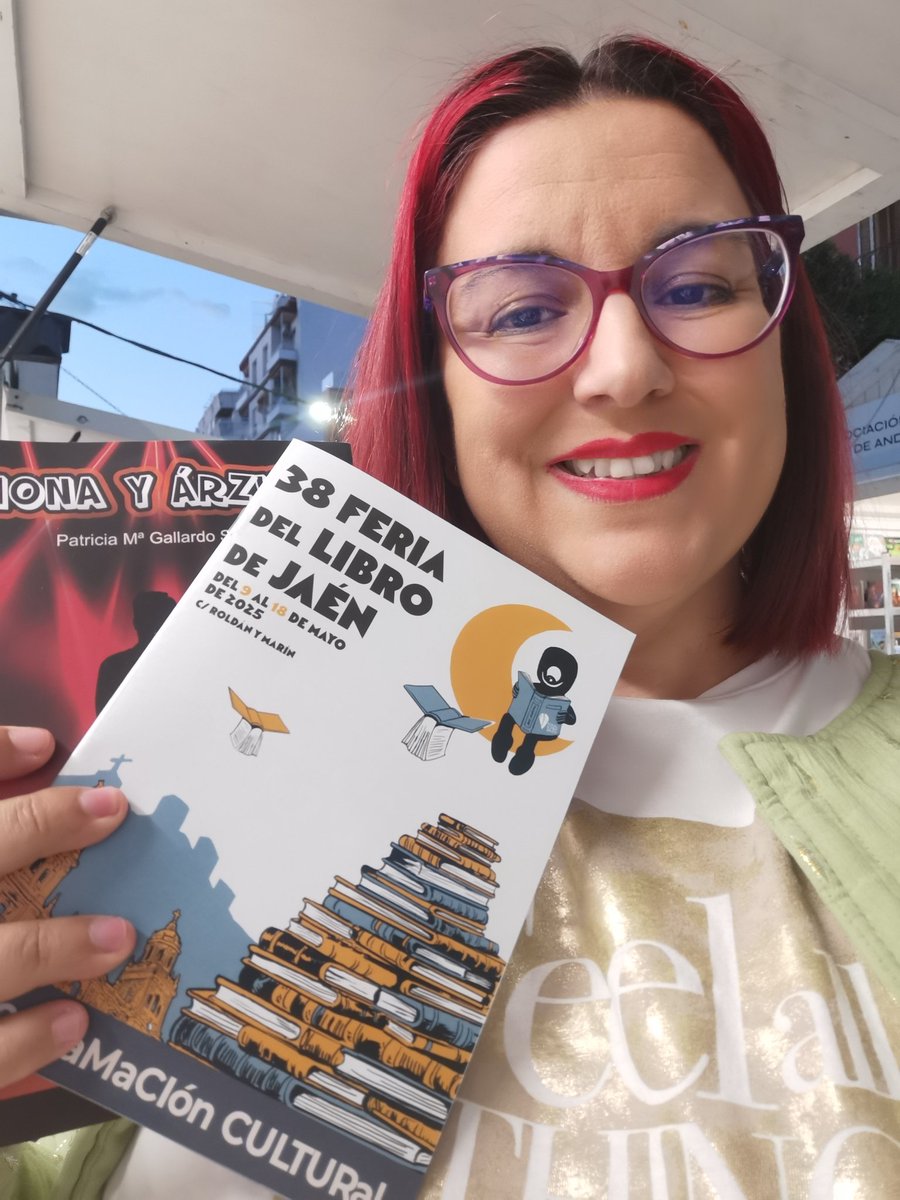 Bonito día en la feria del libro de Jaén <a href="/Diverliteraria/">Diversidad literaria</a> <a href="/DavidLopeziMgin/">David López</a> <a href="/gaditurbo/">Miguel Soriano</a>
#libros #escritora #soundtrack #librosrecomendados <a href="/sergibooks/">@sergibooks</a> #librorecomendado