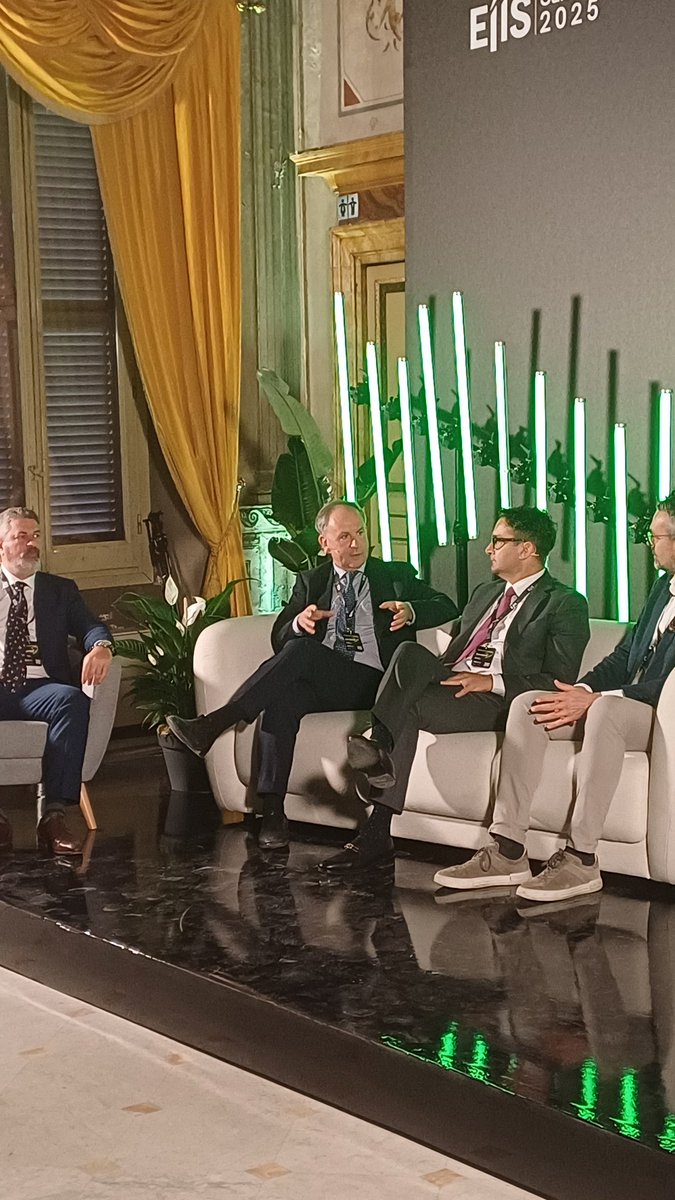 Parlamento europeo tweet media