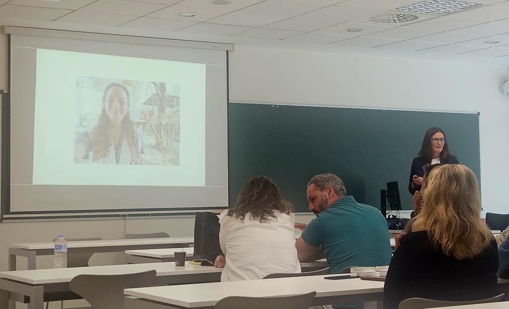 Consulta de niño migrante-viajero pediátrico. Leonor García, jefa de Pediatría del Hospital de Sagunto.
