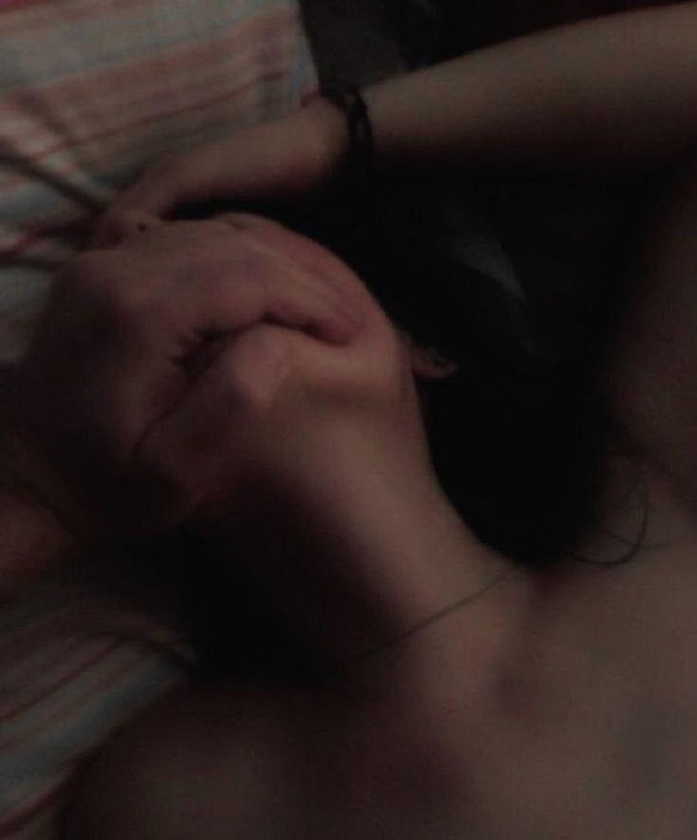 Karşımdaki bayanın zevk  almasını seviyorum ❤️🔥benim için ikimizin de zevk ve tatmin olması önemli 💋