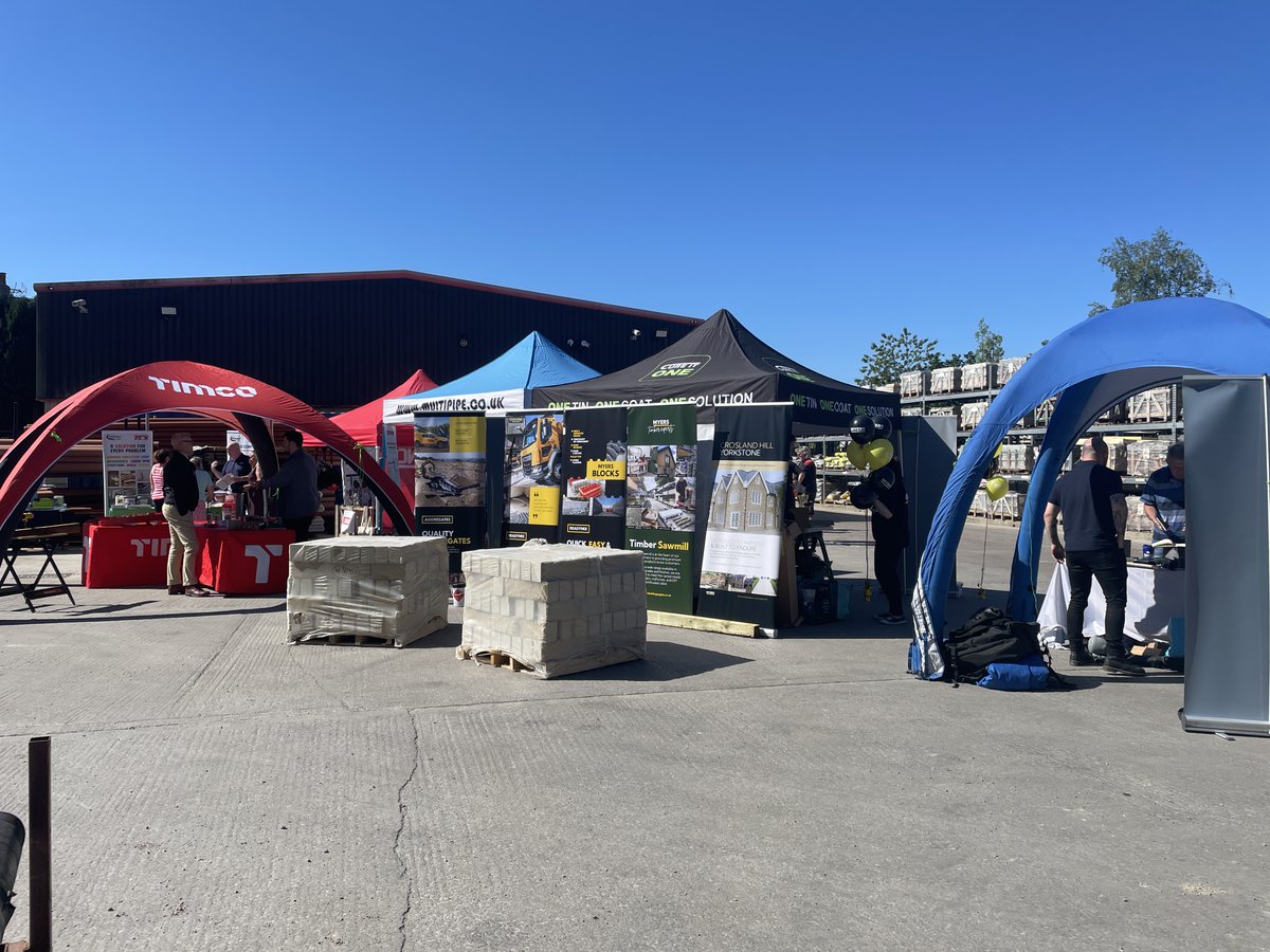 Bentham Open Day is off to a flying start, come down and have some food, meet suppliers and enjoy the wonderful weather! myersbuildingsupplies.co.uk

#BenthamOpenDay #FoodFun #MeetSuppliers #WonderfulWeather #MyersBuildingSupplies #CommunityEvent ☀️🍽️