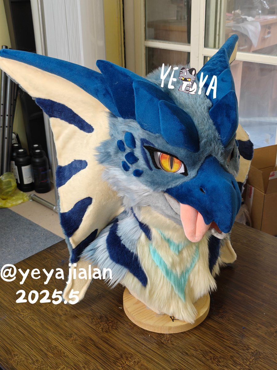 The materials dropped after fighting Legiana
Probably so？🤣
#yeya #fursuit