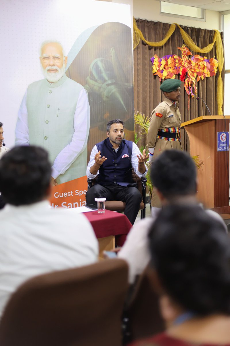 Offtejasvisurya's tweet photo. Mr. Aravind Suchindran, Chief of Staff, addressed students of SSMRV College alongside Lt Cdr (Retd) Sanjay V on #OperationSindoor

Mr. @arvisusi called it a proud moment for Bharat, PM @NarendraModi &amp; our Armed Forces — a geopolitical awakening &amp; a moral response to terror (1/3) https://t.co/FPXdWRlxRZ