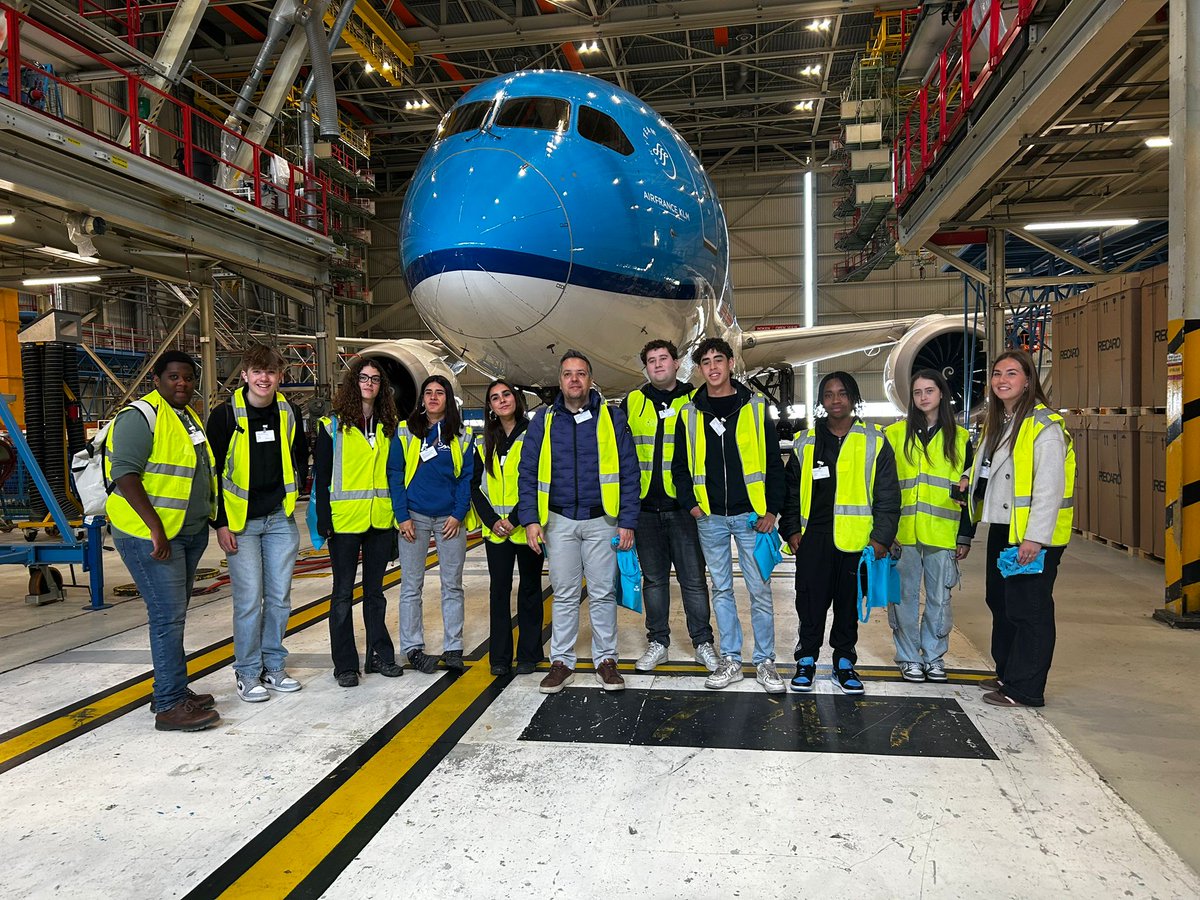 CIPFPLumbierIIP's tweet photo. Empowering women in VET " cuya primera movilidad ha tenido lugar en Amsterdam . Hemos podido conocer en profundidad el centro de Formación profesional MBO College Airport y hemos trabajado la importancia de la igualdad de género en el entorno laboral. Erasmus +, enrichening lives https://t.co/oLcrdgnjBx