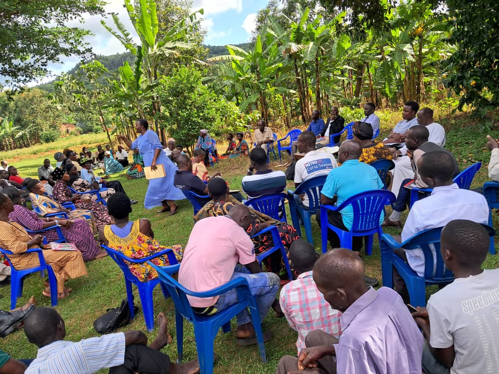 In our continued efforts to sensitize people about their land rights, our sensitization team pitched camp in Ssaayi-Kyaggwe.
Our sensitization officer, Sarah Nansubuga, informed  residents about the importance of documenting their land interests.